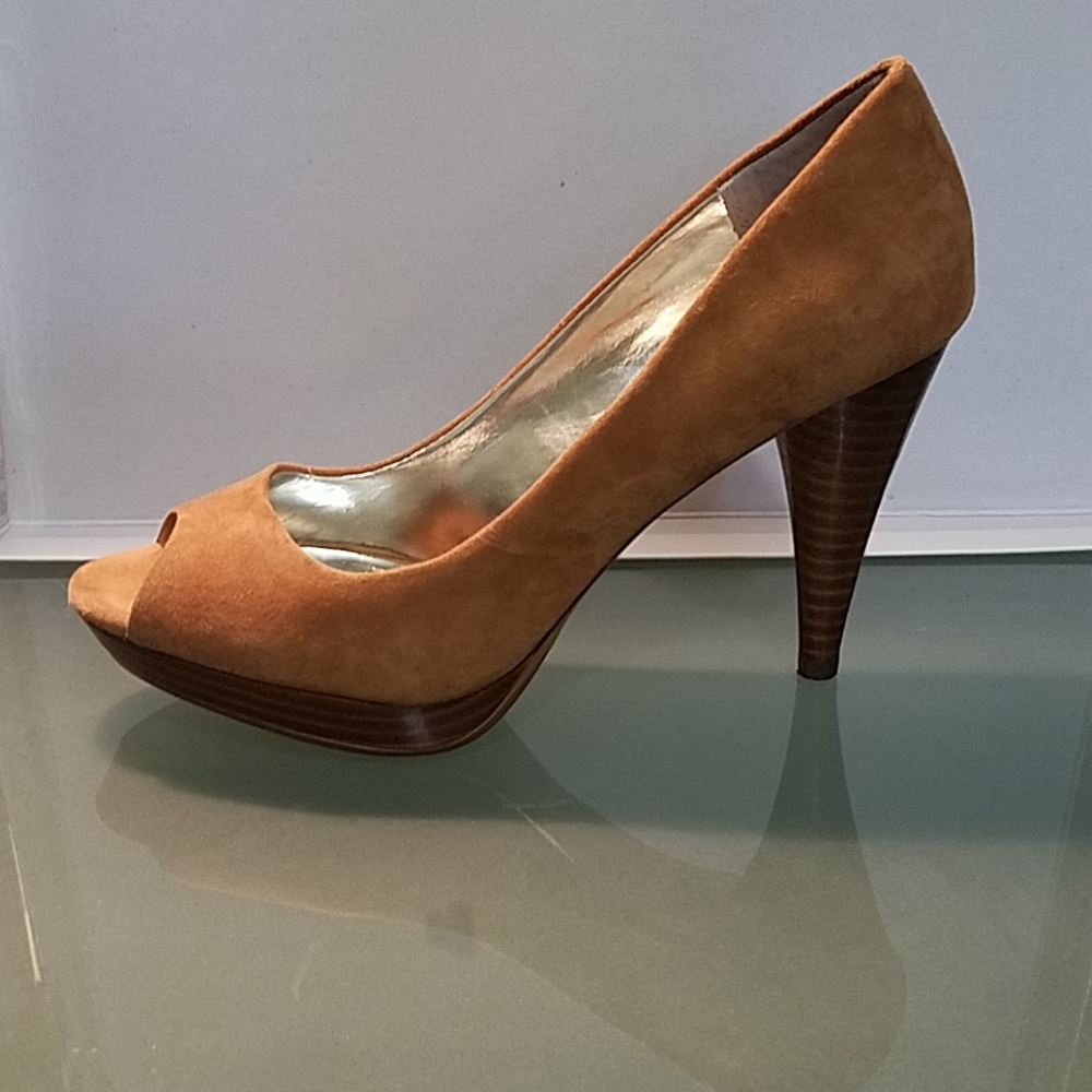 Tan/Camel Suede Peep-Toe Pumps